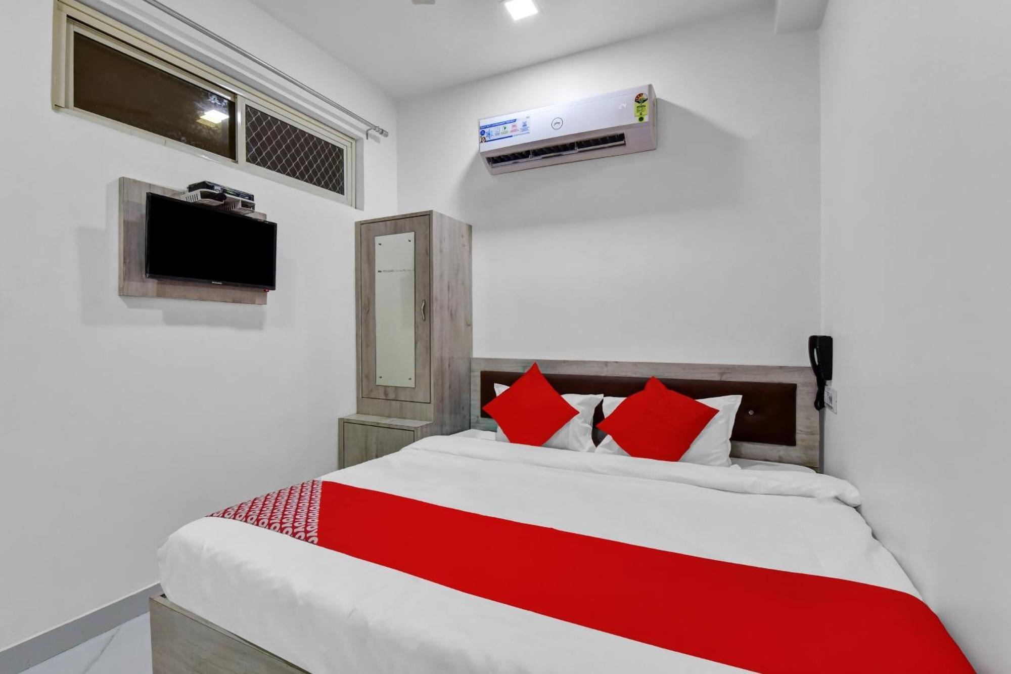 Hotel O Grand L M Ádzsmir Kültér fotó