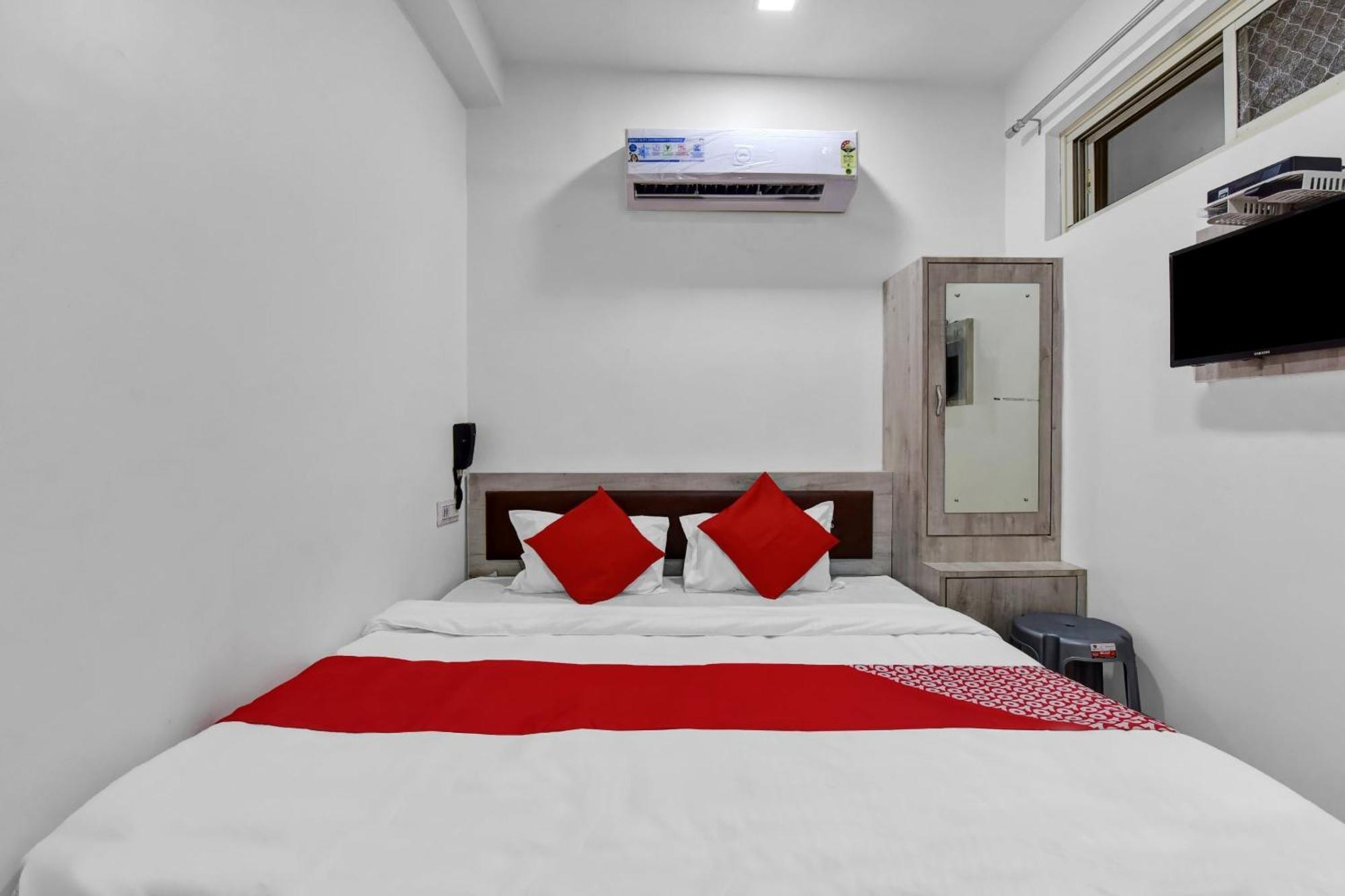Hotel O Grand L M Ádzsmir Kültér fotó