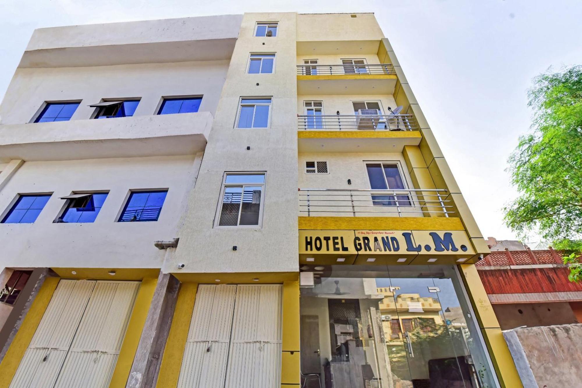 Hotel O Grand L M Ádzsmir Kültér fotó