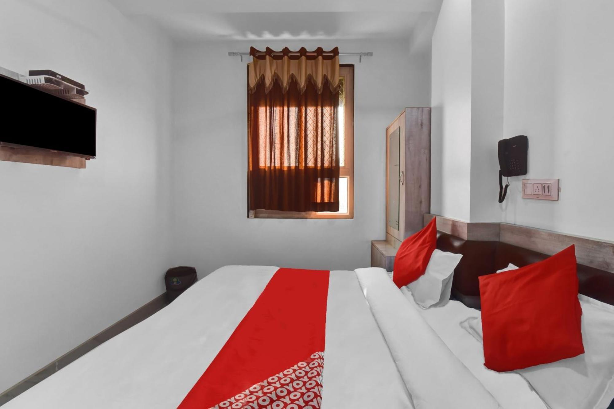 Hotel O Grand L M Ádzsmir Kültér fotó