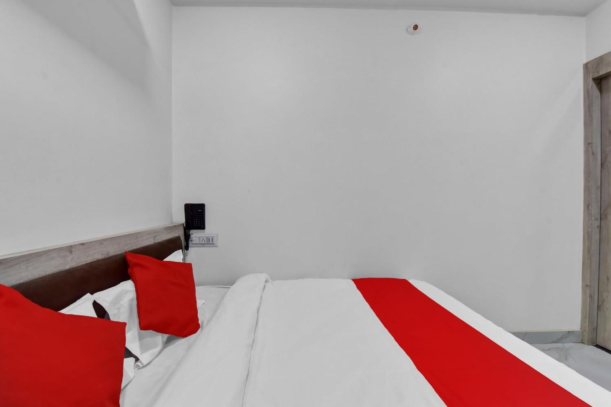 Hotel O Grand L M Ádzsmir Kültér fotó