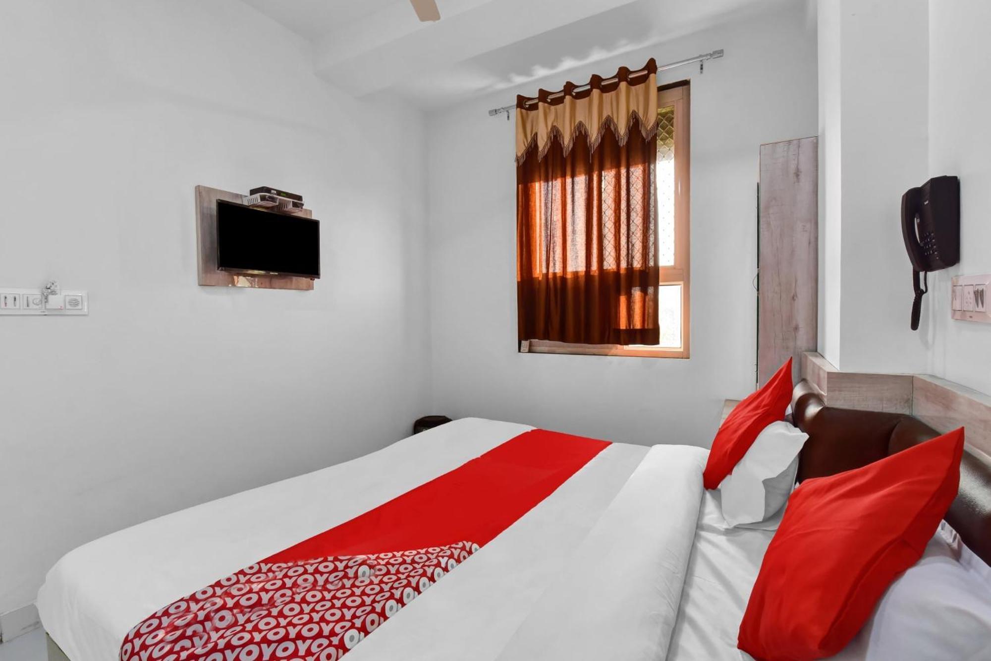 Hotel O Grand L M Ádzsmir Kültér fotó