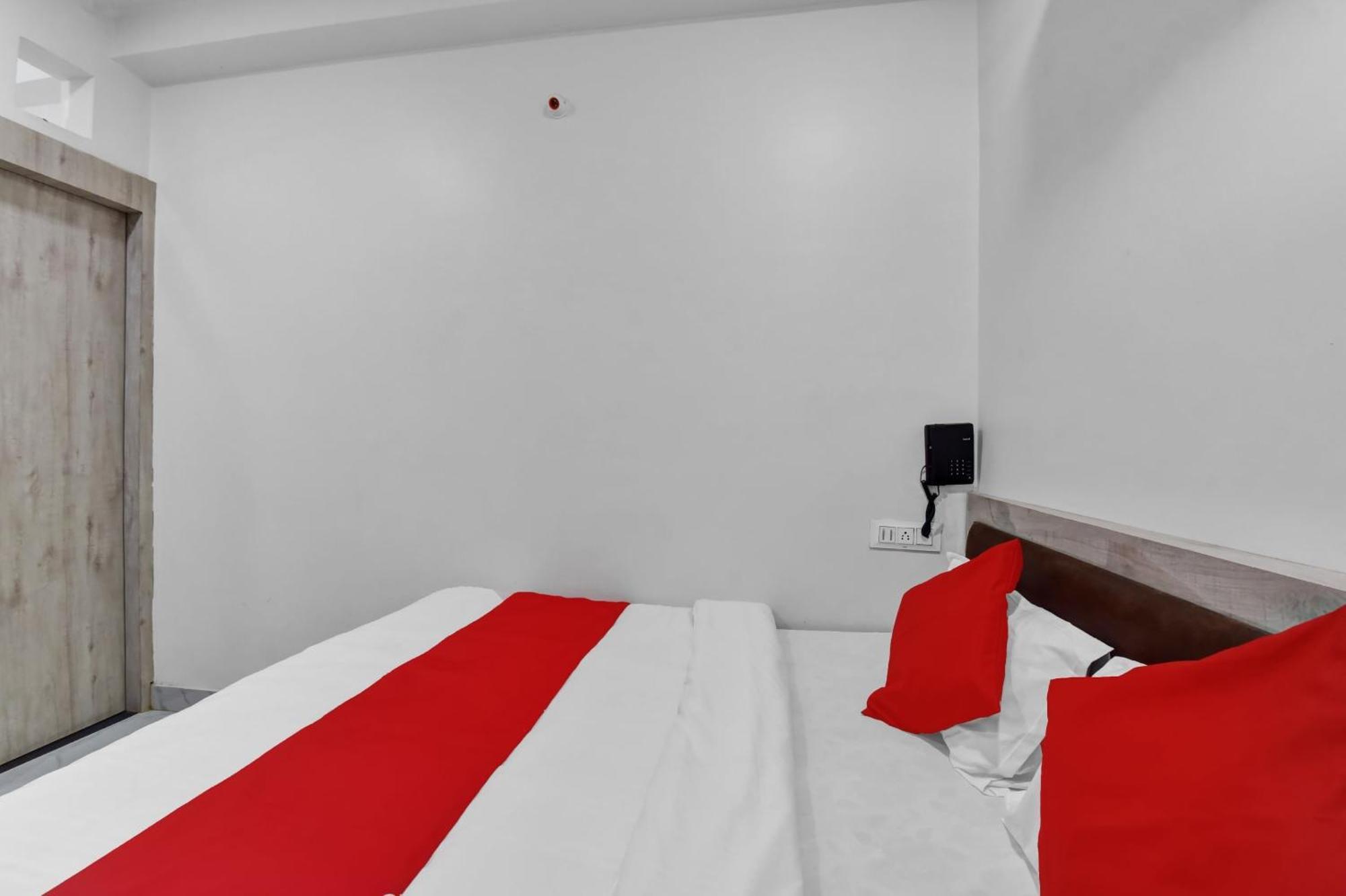 Hotel O Grand L M Ádzsmir Kültér fotó