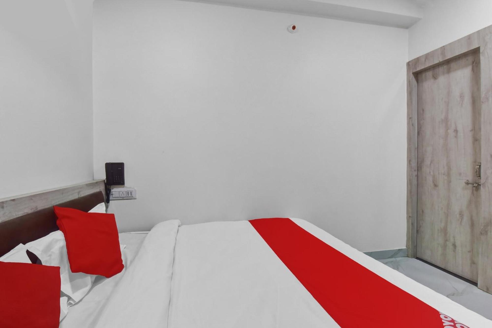 Hotel O Grand L M Ádzsmir Kültér fotó